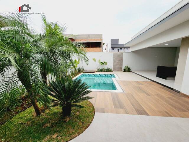 #320 - Casa em condomínio para Venda em Limeira - SP