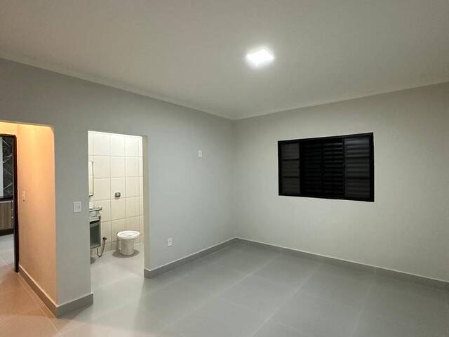 #697 - Casa para Venda em Limeira - SP - 2
