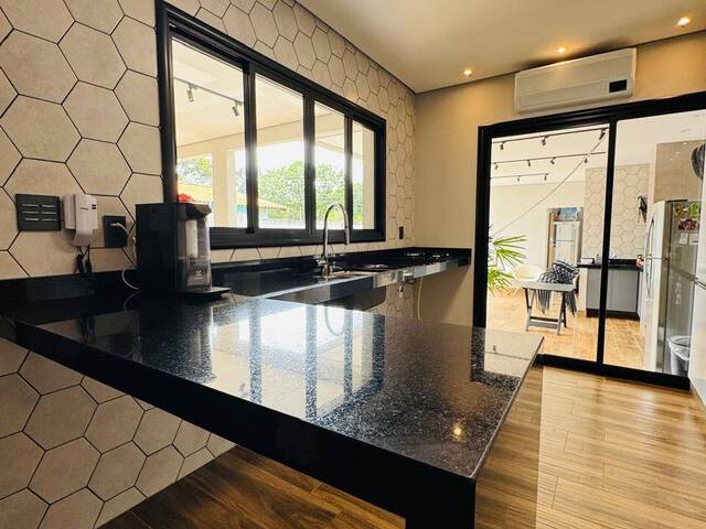 #961 - Casa para Venda em Limeira - SP - 2