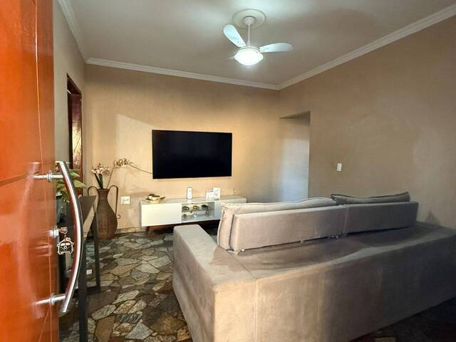 #985 - Casa para Venda em Limeira - SP - 2